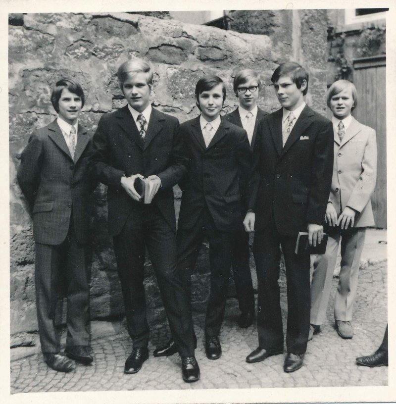 Matthias (2. v. r.) bei seiner Konfirmation 1972, ThürAZ, Sammlung Matthias Domaschk, Signatur: ThuerAZ-P-DoM-K-01.09